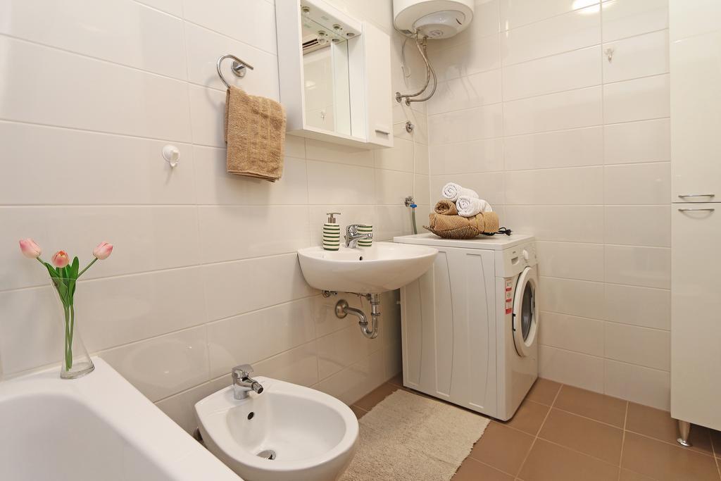 Antonijas Sunny Apartment Makarska Exterior foto